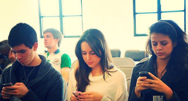 Ranking aplikacji mobilnych 2017 - na czele YouToube i Messenger, znakomity rok Rossmanna (TOP20)