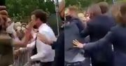 Emmanuel Macron spotkał się z wyborcami. Został spoliczkowany