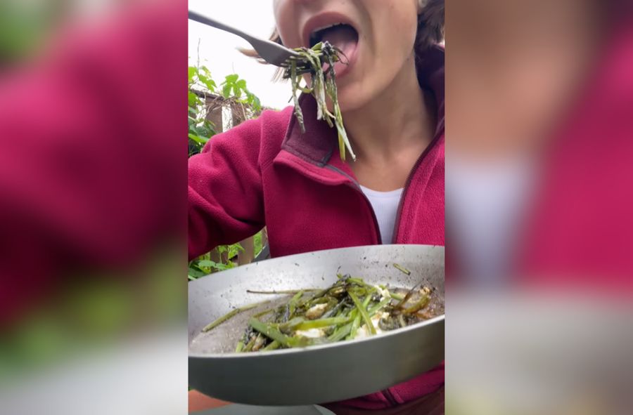 Influencerka zrobiła spaghetti z mleczy