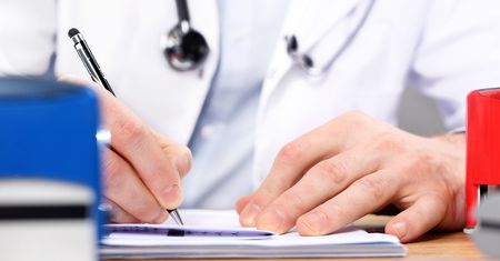 Ginekolog usłyszał zarzuty. NFZ miał stracić blisko 30 tys. zł