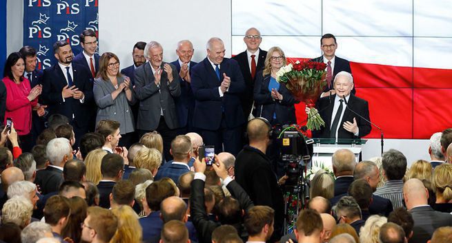 39 proc. poparcia dla PiS, 26 proc. dla KO. Ruch Hołowni z 11 proc.