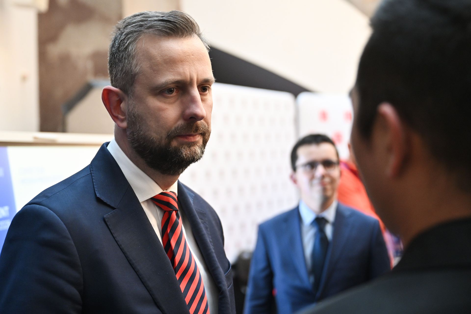 wiadomości,aktualności,WP Wiadomości Minister spotkał się z samorządowcami. Mówi o błędach z 2013 roku