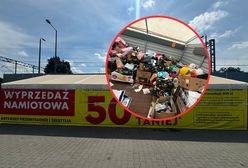 Biedronka zawiesza wyprzedaż po interwencji WP. Namiot wyglądał jak śmietnik