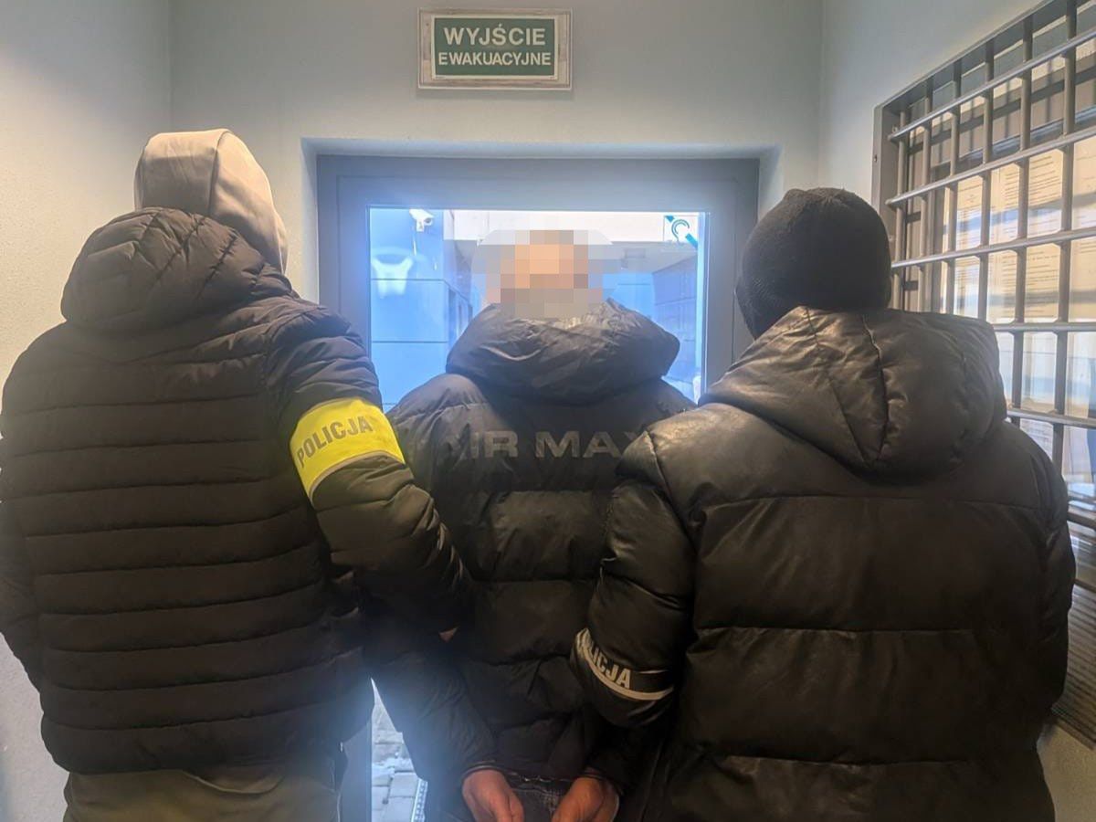 Kradzież rozbójnicza w Płocku. 36-latek użył przemocy wobec ochroniarza