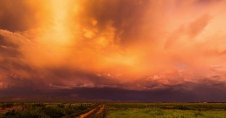 Potężna siła monsunu pokazana w pięknym timelapsie