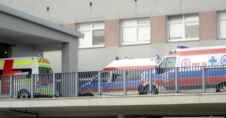 Koronawirus w Polsce. Apel ws. karetek. "Jest bardzo źle"
