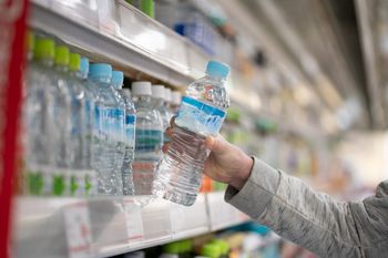 Popularna sieć handlowa sprzedana. Ma w Polsce ok. 1000 sklepów