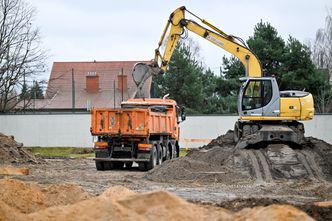 Polska gospodarka w coraz gorszym nastroju. Większość sektorów na minus