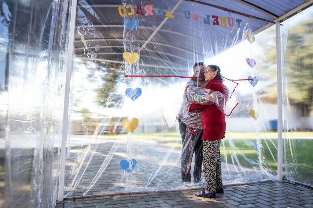 Seniorzy w Brazylii mogą spotykać się z bliskimi w trakcie pandemii