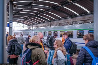 Ceny biletów PKP mają spaść, ale nie poprzez obniżkę VAT-u. Rząd ma inny plan