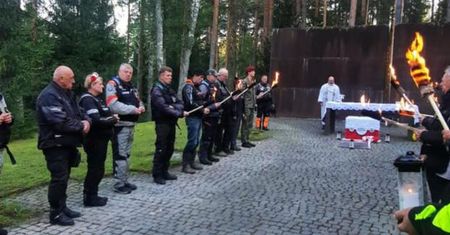 Tak potraktowano Polaków. Oddawali hołd zamordowanym w Rosji