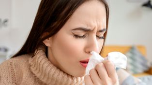 Miód na ból gardła i kaszel. Sprawdź, jaki rodzaj wybrać