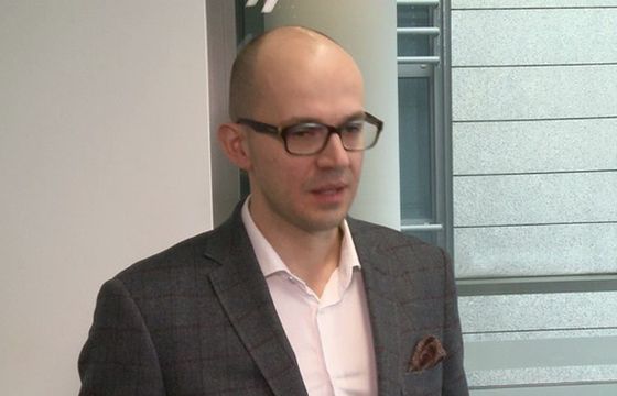 Prezes UKE podsumowuje kadencję. 7,9 mln przeniesionych numerów, 456 decyzji o testach 5G i 3,7 mln złotych dla abonentów