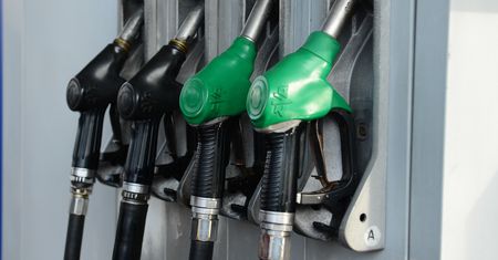 Stacje sprzedające paliwo o niewłaściwych parametrach. Raport UOKiK-u