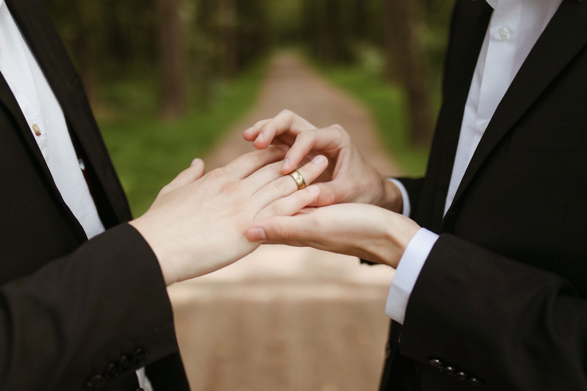 Czy chce, czy nie, musi robić zdjęcia na homoseksualnych ślubach. Zapadł wyrok 1