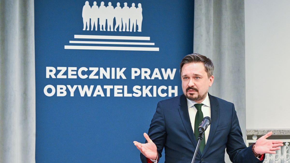 Marcin Wi�cek
Warszawa, 10.12.2024. Rzecznik Praw Obywatelskich prof. Marcin Wi�cek swoim biurze w Warszawie, 10 bm. na uroczystym wr�czeniu Nagrody RPO im. Paw�a W�odkowica Urszuli Jaworskiej (prezezuj�cej swojej fundacji) dzia�aj�cej od 1997 r. na rzecz pacjent�w z chorobami rzadkimi, przewlek�ymi, nowotworowymi.(rp/dw) PAP/Radek Pietruszka
Radek Pietruszka
Biuro RPO, nagroda, Paw�a W�odkowica, Rzecznik Praw Obywatelskich, rzecznika praw obywatelskich, wr�czenie nagrody