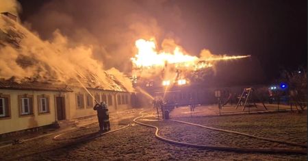 Pożar w Szkotowie. Szkoła stanęła w płomieniach
