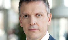 Od lat nadzoruje finanse u Solorza. Przeszedł niżej w nadzorze firmy energetycznej