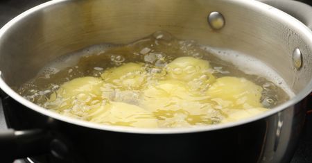 Już nie gotuję ziemniaków w wodzie. Znam lepszy sposób na pyszne purée
