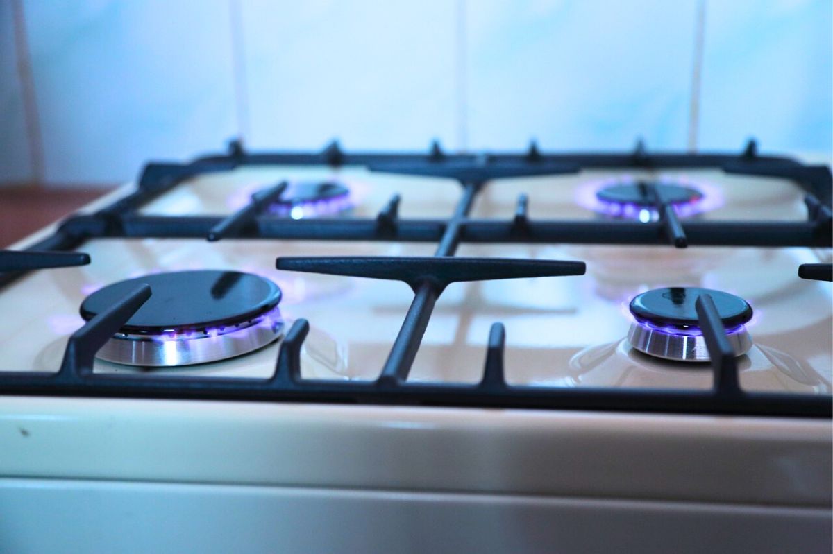 How a thorough gas stove cleaning can cut your utility bills