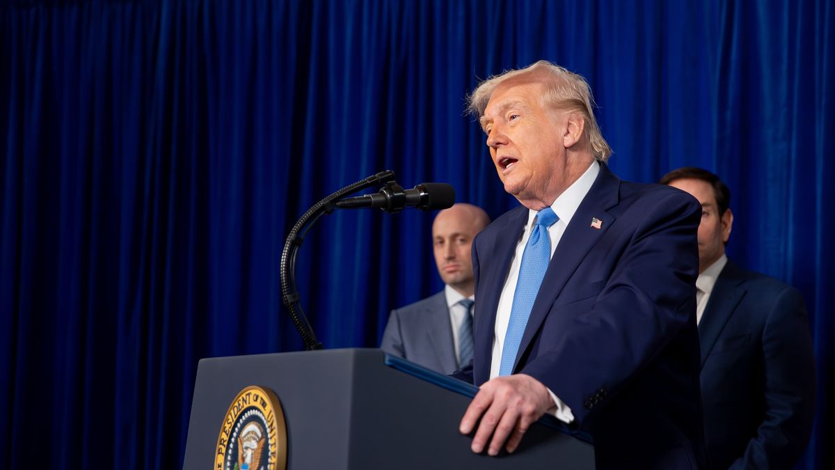 US President Donald Trump speaks during a news conference at the Mar-a-Lago Club in Palm Beach, Florida, USA, 03 January 2026. President Nicolas Maduro has been charged in the US after he was captured and flown out of Venezuela, following a series of airstrikes that mark an extraordinary escalation in the Trump administration?s months-long campaign against the country. EPA/NICOLE COMBEAU / POOL Dostawca: PAP/EPA.