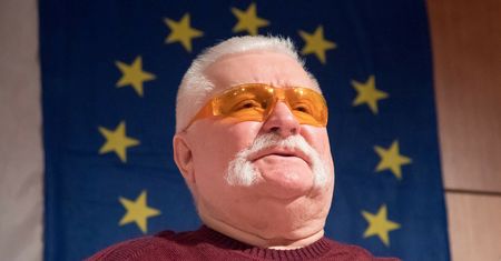 Wałęsa zakażony koronawirusem. Lekarz udzielił mu porady