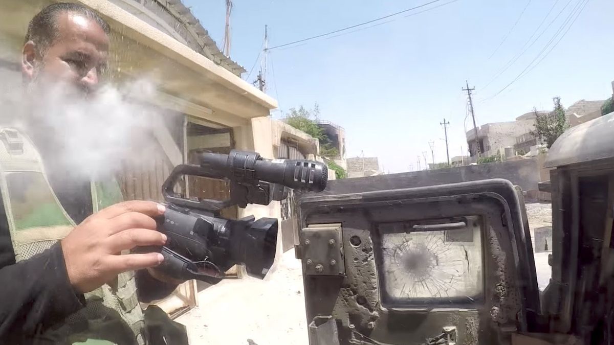 Kamerka GoPro odbiła pocisk snajperski i uratowała życie dziennikarzowi 1