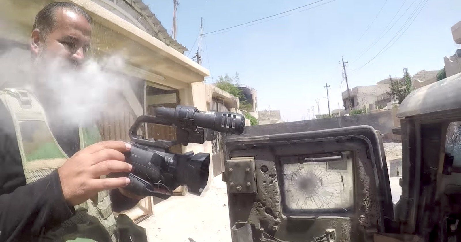 Kamerka GoPro odbiła pocisk snajperski i uratowała życie dziennikarzowi 1