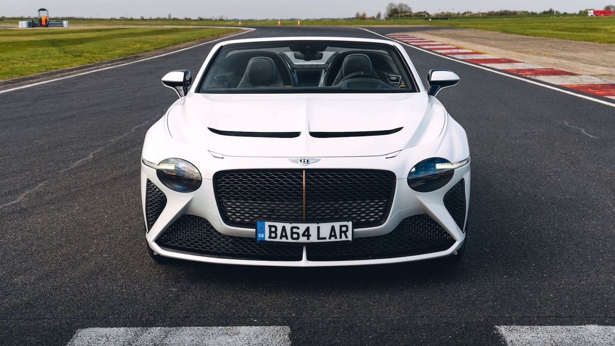 Rozwojowy egzemplarz "Zero" już jeździ. Niebawem dołączy do niego 12 produkcyjnych.