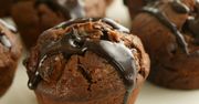 Przepis na czekoladowe muffiny. Prosty deser gotowy w 15 minut