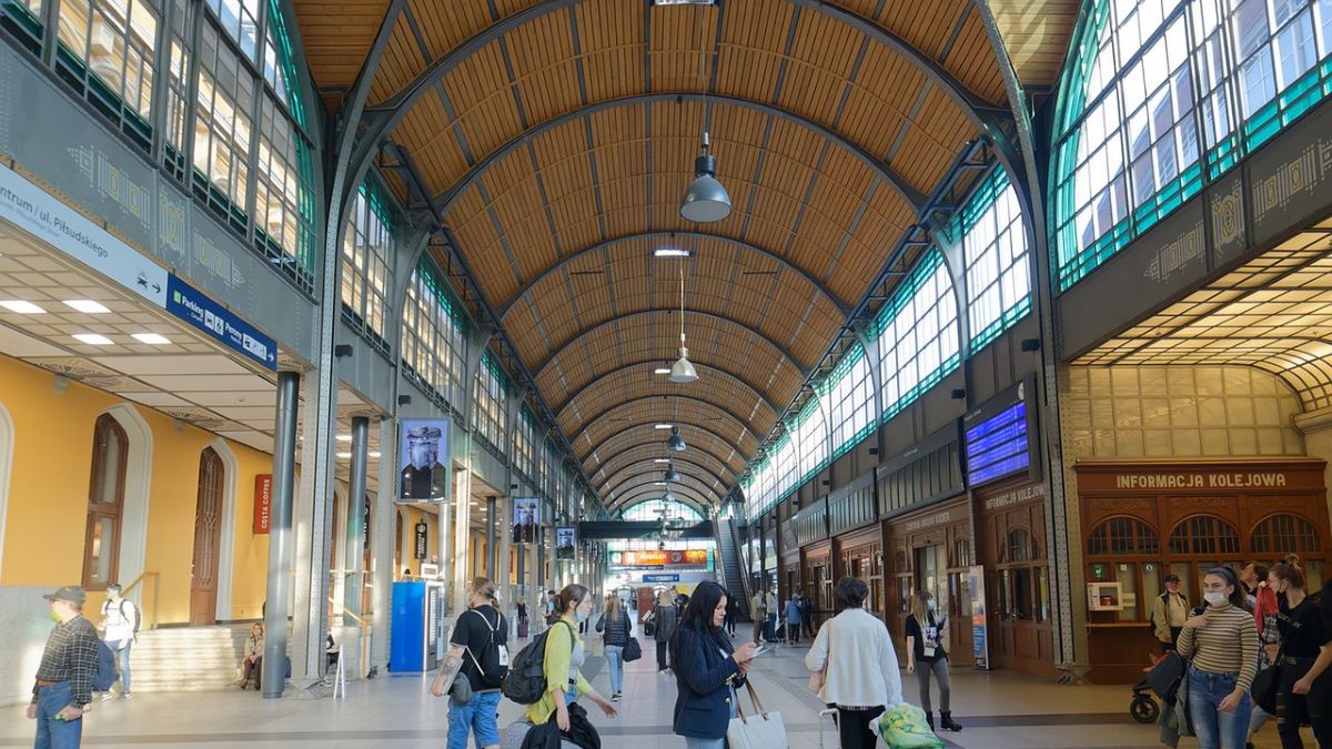 Podróż służbowa — jakie rzeczy musisz wiedzieć przed wyjazdem na delegację w czasach pandemii