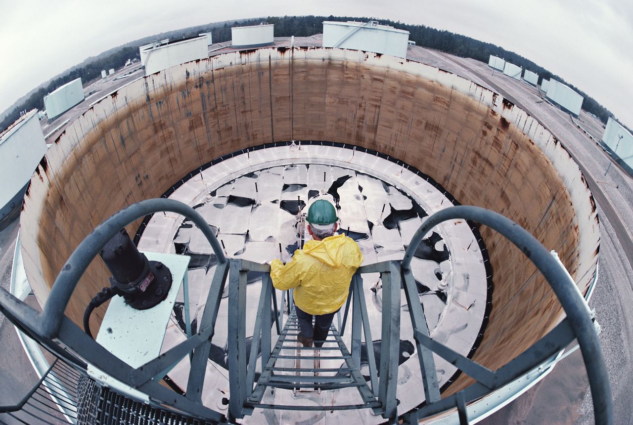 Trwa wyścig o gaz. Gigant straszy Europę. "Zagrożenia nie można zlekceważyć"
