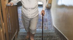 Nawyki przyspieszające alzheimera. Neurolodzy mówią, czego nie lubi mózg