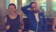 Szymon Majewski trenuje Małgorzatę Rozenek i Radosława Majdana w reklamie Plusa (wideo)