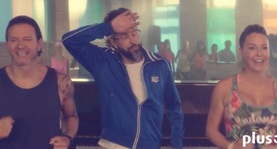 Szymon Majewski trenuje Małgorzatę Rozenek i Radosława Majdana w reklamie Plusa (wideo)