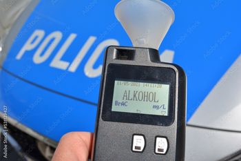Pleszewscy policjanci kontrolowali trzeźwość kierowców. Zatrzymali... pasażera