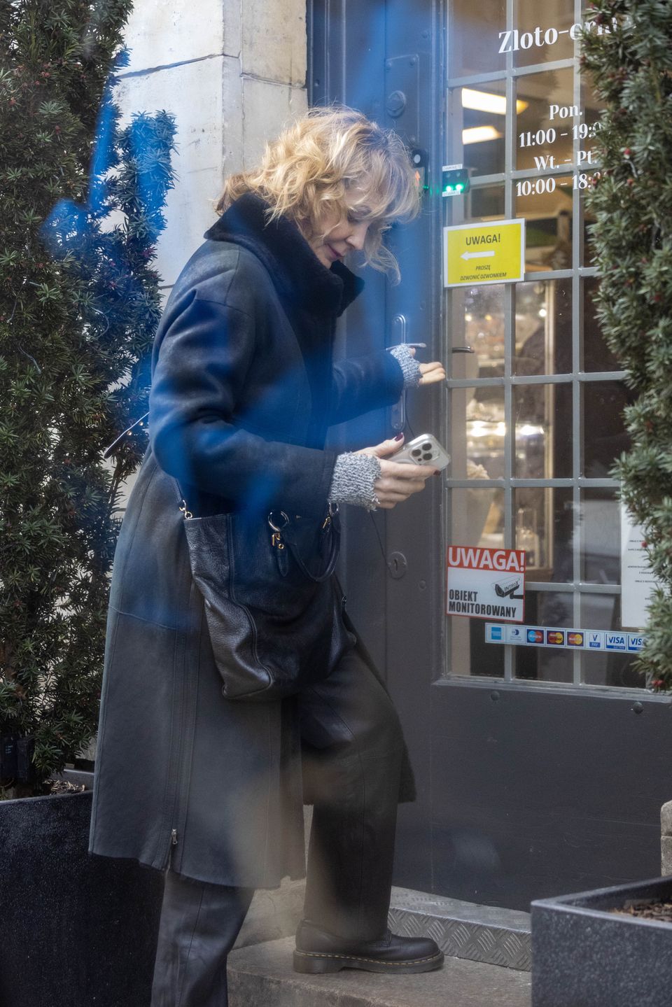 Beata Ścibakówna parkuje w niedozwolonym miejscu