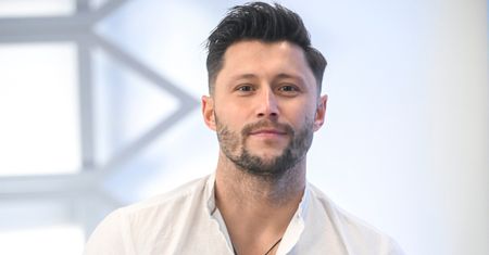 Piotr Mróz NIE MÓGŁBY być z kobietą innego wyznania. Pobożny aktor wyjaśnia