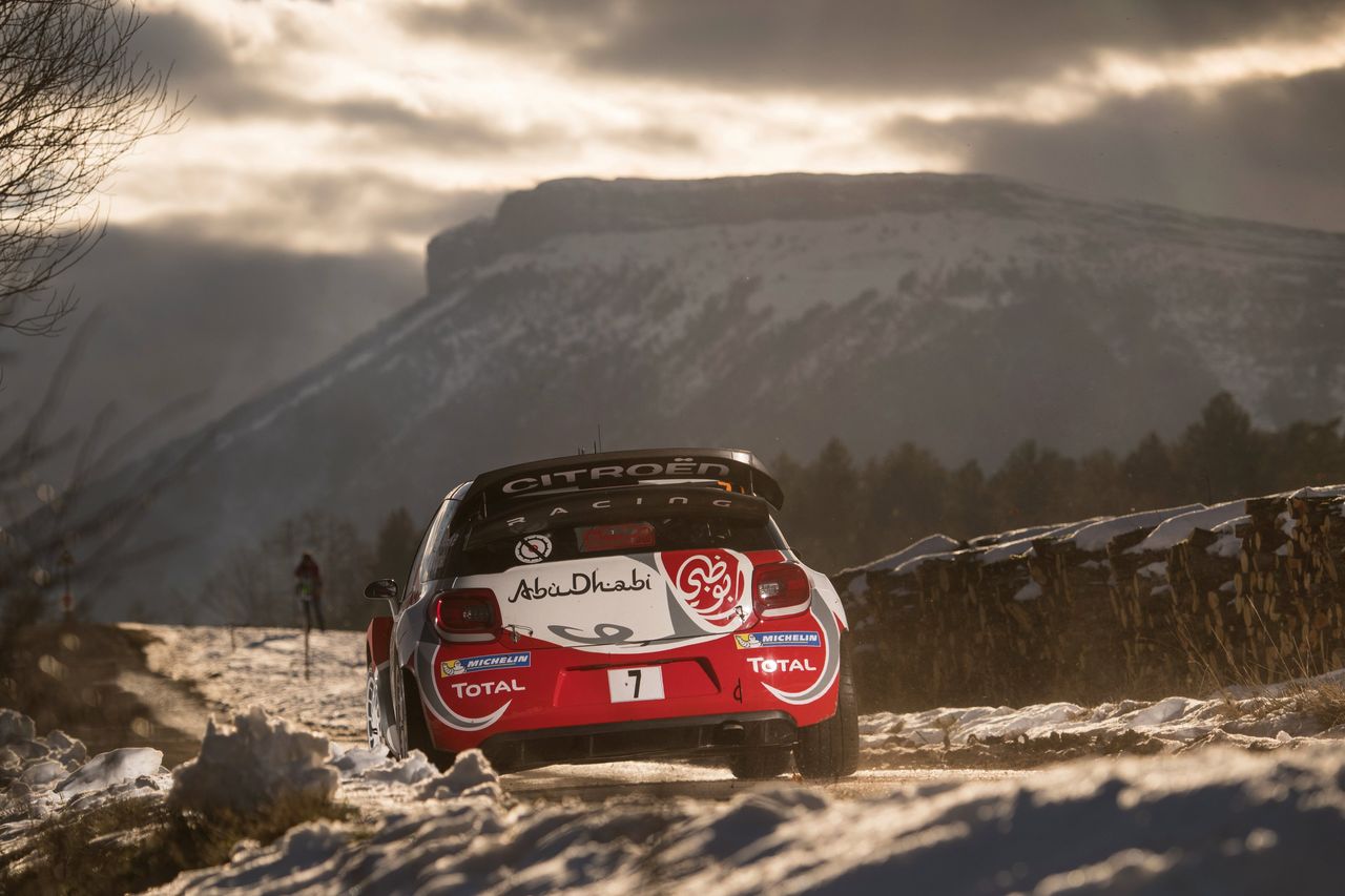 Zespół Citroena przerodził się po raz drugi w swojej historii w "prywatny zespół", tym razem PH Sport. Samochody są stare, ale mają odświeżone malowanie.