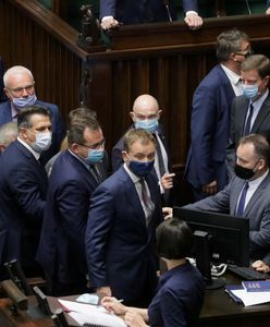 Awantura w Sejmie. "Łobuzie jeden!". Posłanka osłaniała Kaczyńskiego