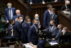 Awantura w Sejmie. "Łobuzie jeden!". Posłanka osłaniała Kaczyńskiego