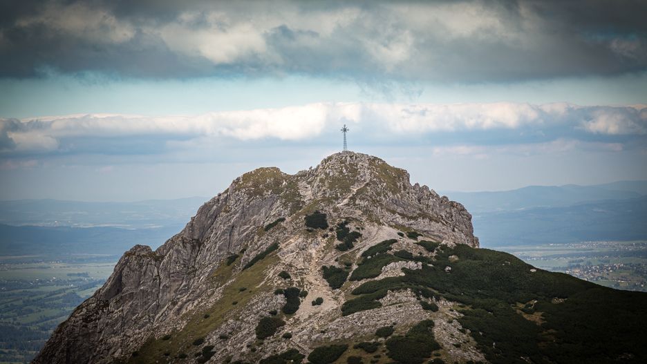 Krzyż na Giewoncie to jeden z najsłynniejszych symboli Tatr 