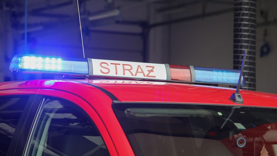 Ho?d dla ?o?nierza, kt�ry zgin?? na bia?oruskiej granicy
12.06.2024. Wieliczka. W kraju zabrzmialy sygna?y alarmowe na pojazdach ratowniczych - jako hold dla zolnierza Mateusza Sitka, ktory zginal na granicy z Bialorusia. N/z. Sygnaly strazy pozarnej.  Fot. Mateusz Kotowicz/REPORTER
Mateusz Kotowicz/REPORTER