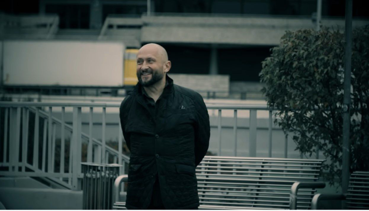 Kamil Durczok w teledysku