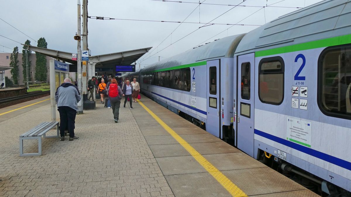 PKP szuka pracowników. Wynagrodzenia sięgają 25 tys. zł