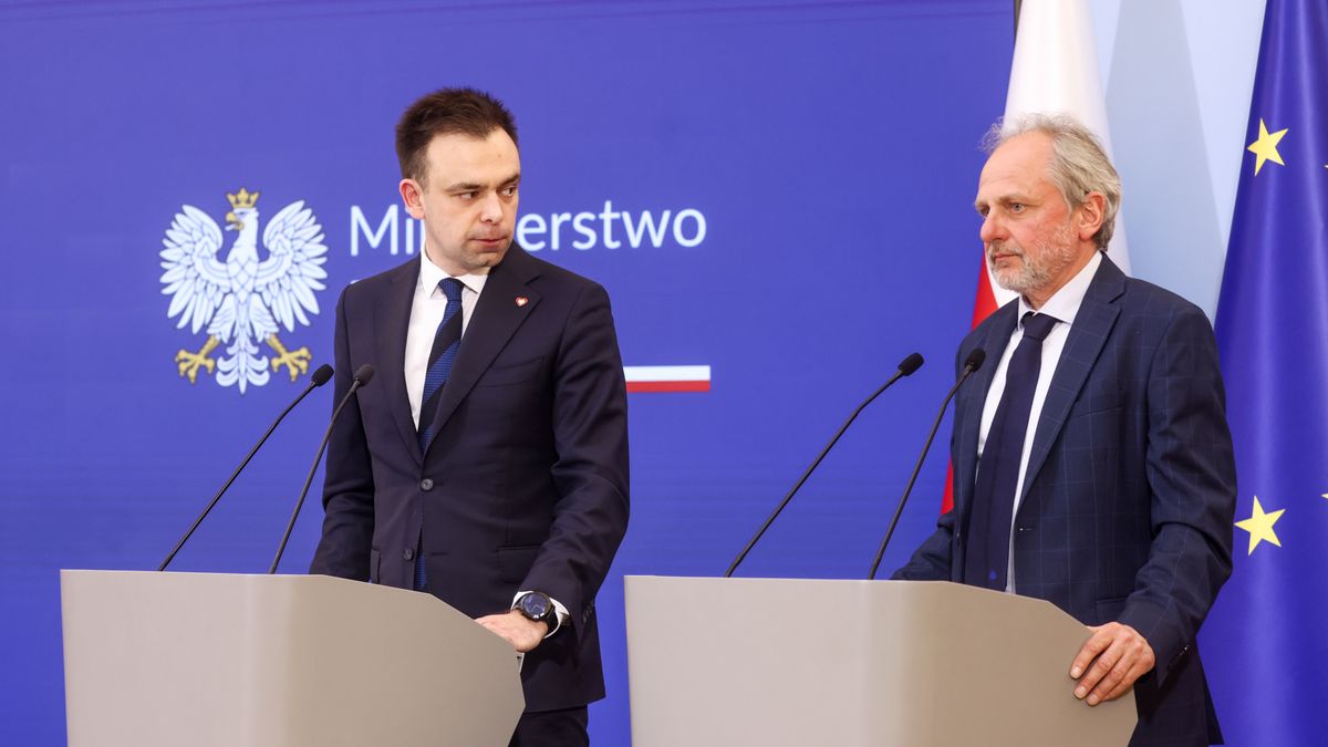 Andrzej Doma�ski, Jaros�aw Neneman
Warszawa, 21.03.2024. Minister finans�w Andrzej Doma�ski (L) i wiceminister finans�w Jaros�aw Neneman (P) podczas konferencji prasowej w siedzibie KPRM w Warszawie, 21 bm. Temat: "Zmiany w sk�adce zdrowotnej dla przedsi�biorc�w". (sko) PAP/Leszek Szyma�ski
Leszek Szyma�ski
dla przedsi�biorc�w, Kancelaria Prezesa Rady Ministr�w, konferencja, polityk, polityka, prasowa, sk�adki zdrowotne, cz�onek rz�du, na nowo, naliczania, naliczanie, nowa, nowe za�o�enia, podatek, podatki, prezentacja, prezentowanie, przedsi�biorc�w, przedstawianie, przedstawienie, rz�d Tuska, sk�adka zdrowotna, szef resortu, wykres, fiskalna, fiskus