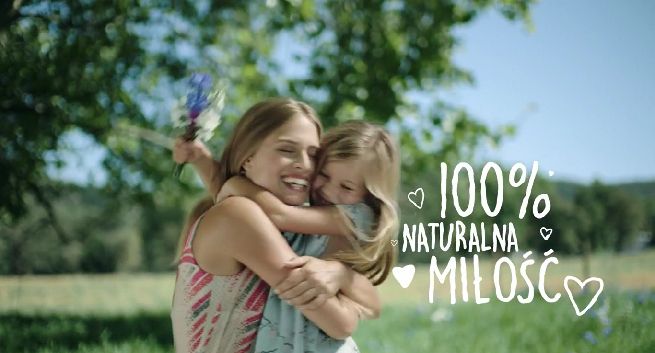 Naturalny i piękny, choć nie idealny świat w reklamie Almette (wideo)