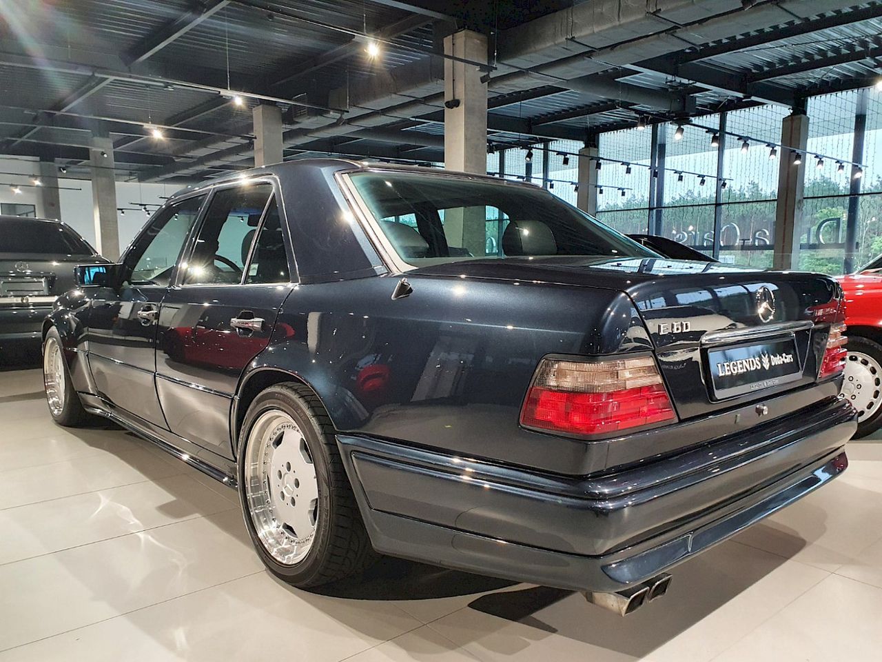 Baleron za prawie "bańkę". Na sprzedaż trafił unikatowy E60 AMG