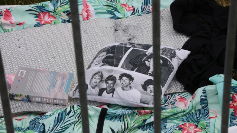 Fanki Harry'ego Stylesa koczują przed PGE Narodowym 