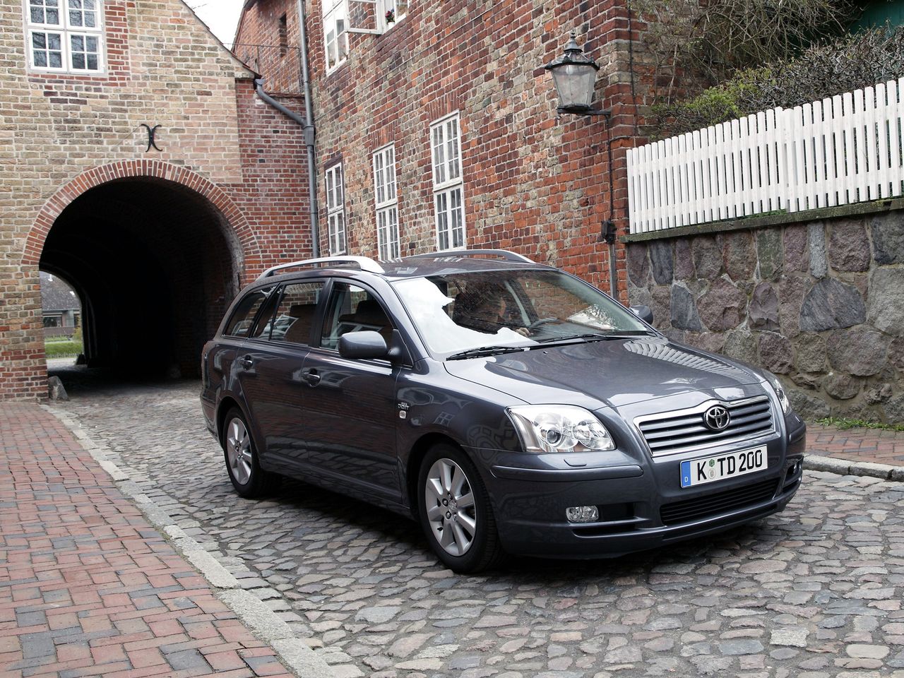 Toyota Avensis T25